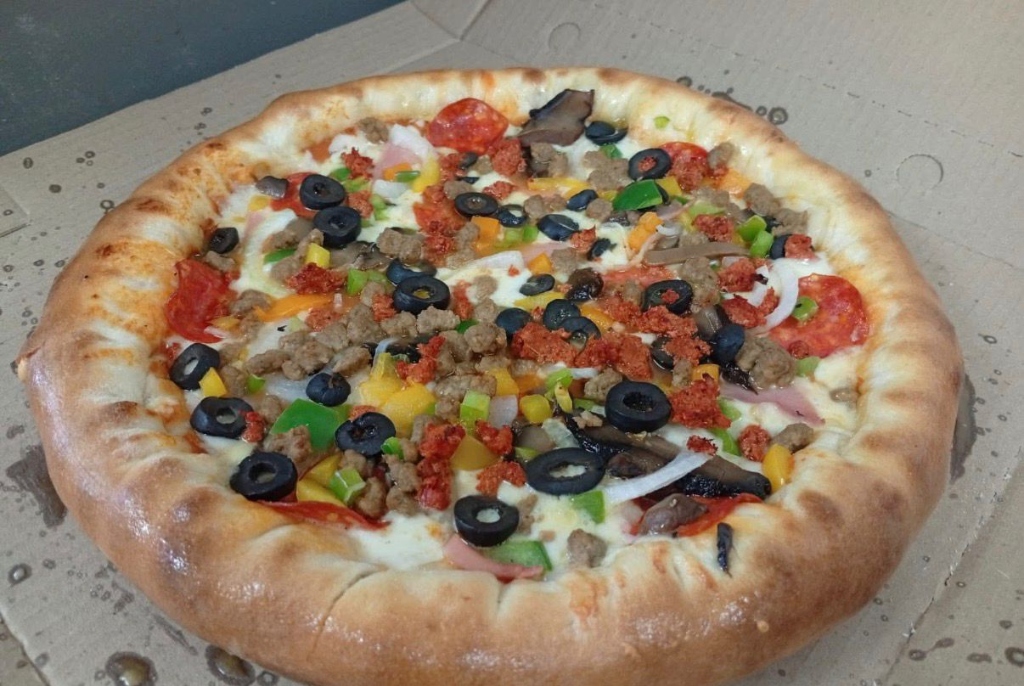 Deliciosa Pizza Cheese Pizza 2
