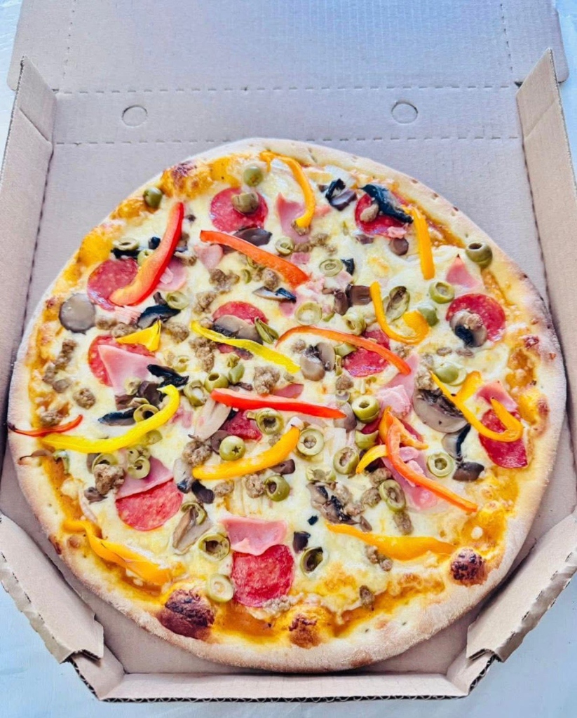 Deliciosa Pizza Cheese Pizza 3