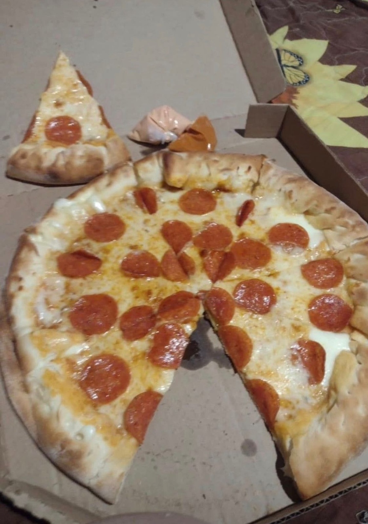 Deliciosa Pizza Cheese Pizza 7
